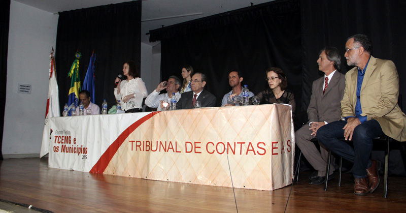 Prefeita de Itamarati de Minas, Tarcilia Rodrigues Fernandes