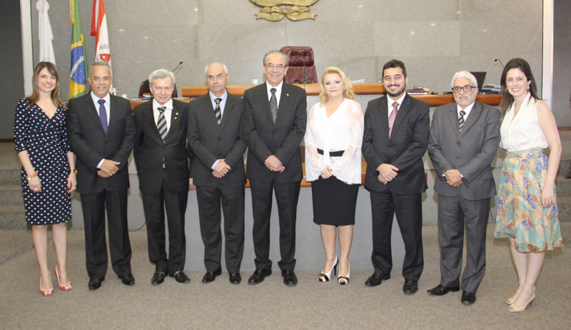 Procuradora Elke Andrade, Conselheiros Gilberto Diniz, José Viana, Mauri Torres, Presidente Eleito Sebastião Helvecio, Presidente Adriene Andrade, Claúdio Terrão, Wanderley Ávila, e Procuradora Cristina Melo