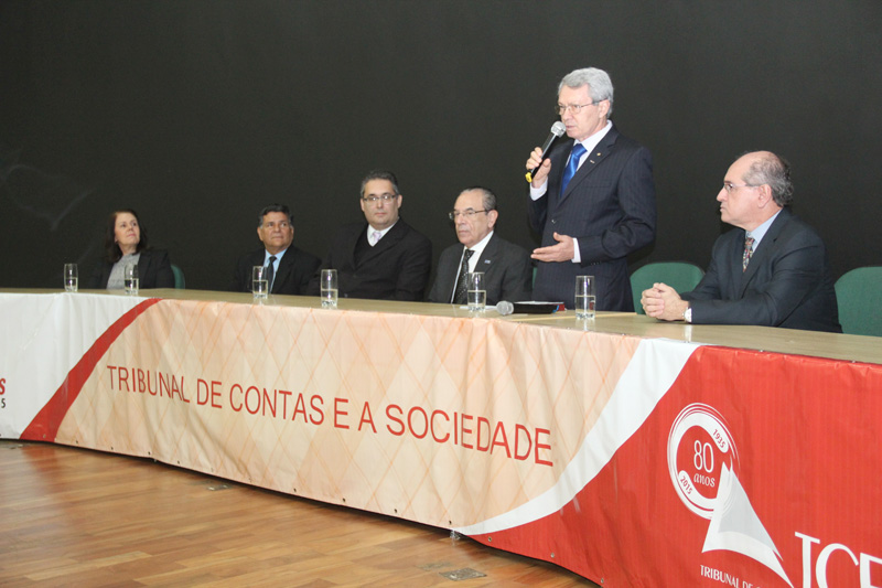 Conselheiro Ouvidor José Alves Viana, que destacou a questão dos gastos municipais com a judicialização da área da saúde