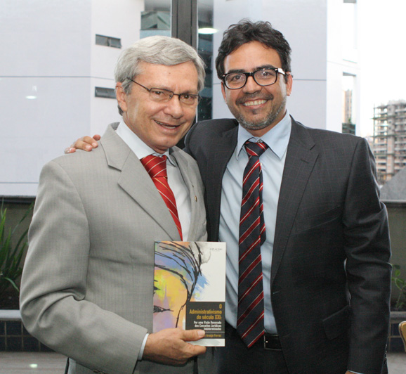 O Conselheiro José Viana esteve presente no lançamento