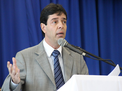 Presidente da ALMG, deputado Dinis Pinheiro