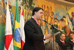 O presidente da Amagis, juiz Bruno Terra Dias, falou em nome dos homenageados