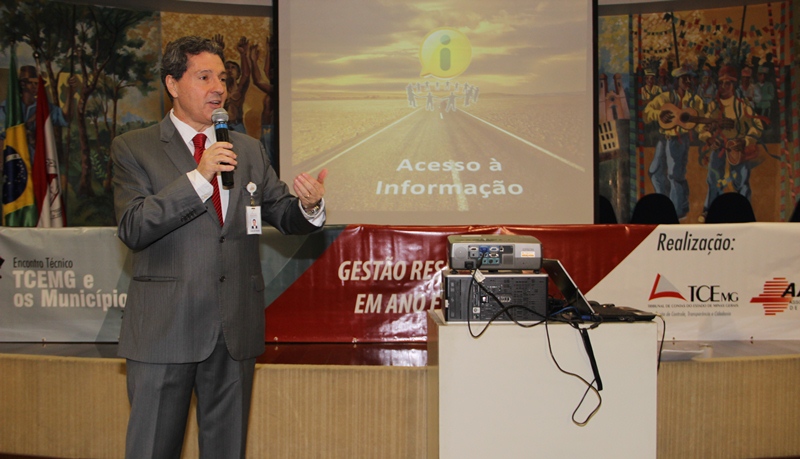 O Chefe de Gabinete do Conselheiro Ouvidor do TCEMG Mauri Torres, Carlos Alberto Pavan falou sobre o portal Minas Transparente, Sicom e lei de acesso à informação