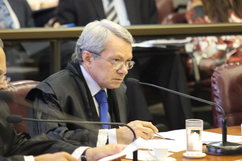 O Conselheiro José Alves Viana foi o relator das três consultas ( Foto: Karina Camargos Coutinho)