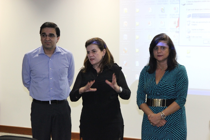 Ryan Brwnner Lima Pereira, da Caop; Patrícia Silva Cortez, Diretora de Matérias Especiais; e a Professora Luciana Raso, da FJP