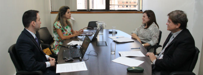 Luciano Wuerzius e Suzana Amaral, do Bird, reunidos com Patrícia Cortez e Paulo Vicente, do TCEMG