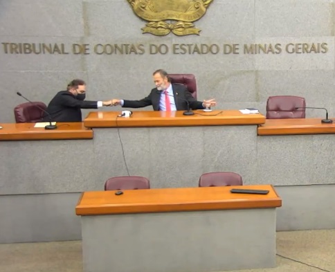 Conselheiro Durval Ângelo celebra Acordo com desembargador Alexandre Victor