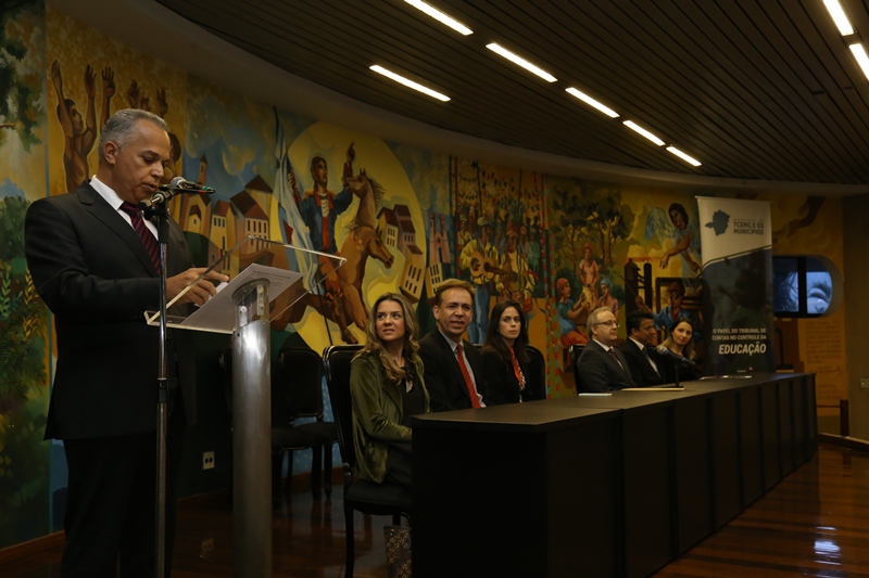 O conselheiro ouvidor do TCEMG, Gilberto Diniz, fez a abertura do evento (Foto: Thiago Rios)