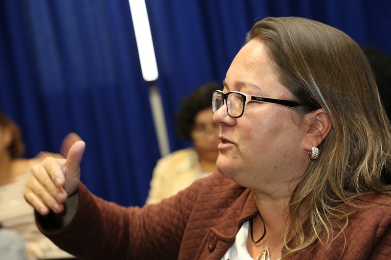 A vice-diretora da Escola Municipal Santos Dumont, Ana Fabrícia Tavares (Foto: Thiago Rios)