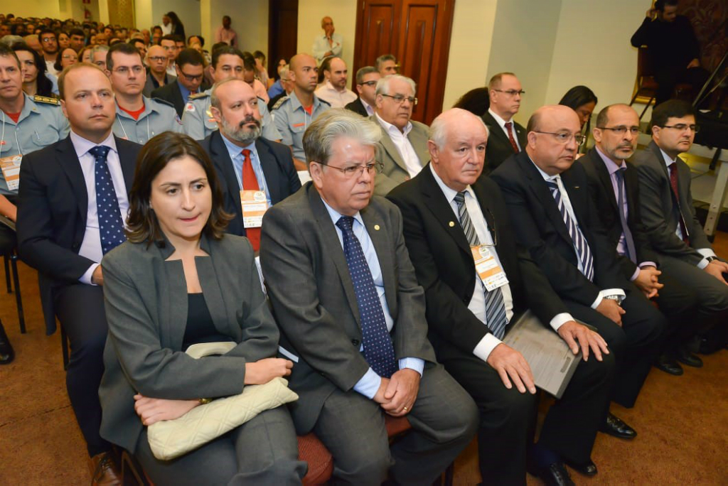 Vice-presidente do TCEMG participa de encontro internacional na UFMG -  Tribunal de Contas do Estado de Minas Gerais / TCE-MG