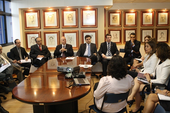 Agência Minas Gerais Seplag-MG apresenta projetos estratégicos ao governador