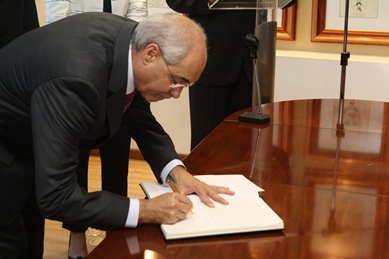 Presidente do Tribunal de Contas e diretor da Faculdade de Direito da UFMG  debatem cooperação técnica - Tribunal de Contas do Estado de Minas Gerais /  TCE-MG