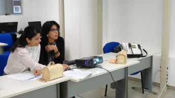 A servidora Carla Tângari (à direita) participou das reuniões preparatórias