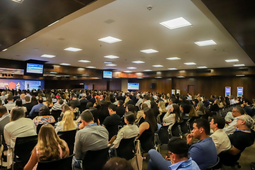 Cerca de 800 pessoas estiveram presentes no evento - Foto: Veronica Manevy/TCEMG