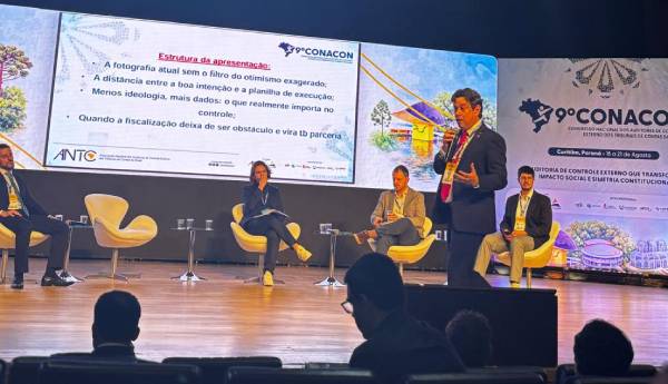 O diretor-geral Gustavo Vidigal participou de painel sobre Administração Pública - Foto: Divulgação