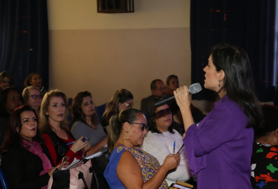 A apresentação aconteceu durante uma reunião de gestores educacionais da regional Barreiro (Foto: Fred La Rocca)