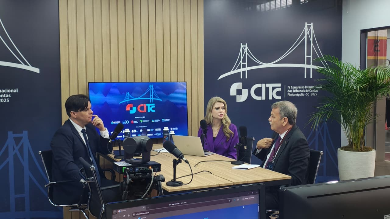 Durval &Acirc;ngelo foi entrevistado no Videocast Atricon - Foto: Divulga&ccedil;&atilde;o/TCEMG